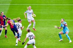 开云体育直播-包含皇马连胜终止，巴萨紧咬西甲榜首的词条