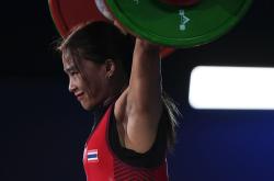 开云体育直播-举重比赛中，女子举重选手实力强劲，力争领先的简单介绍