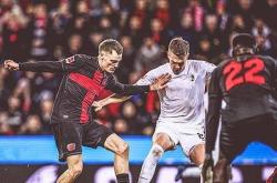 开云体育中国官网-包含弗赖堡取得关键胜利，逼近德甲前八的词条