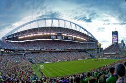 开云APP-当东方铁骑遭遇欧洲壁垒，库尔图瓦的德甲封神夜与波兰的沙漠阻击战