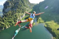 开云体育登录-绝杀与接管，当利物浦的奇迹夜遇上C罗的王者归来