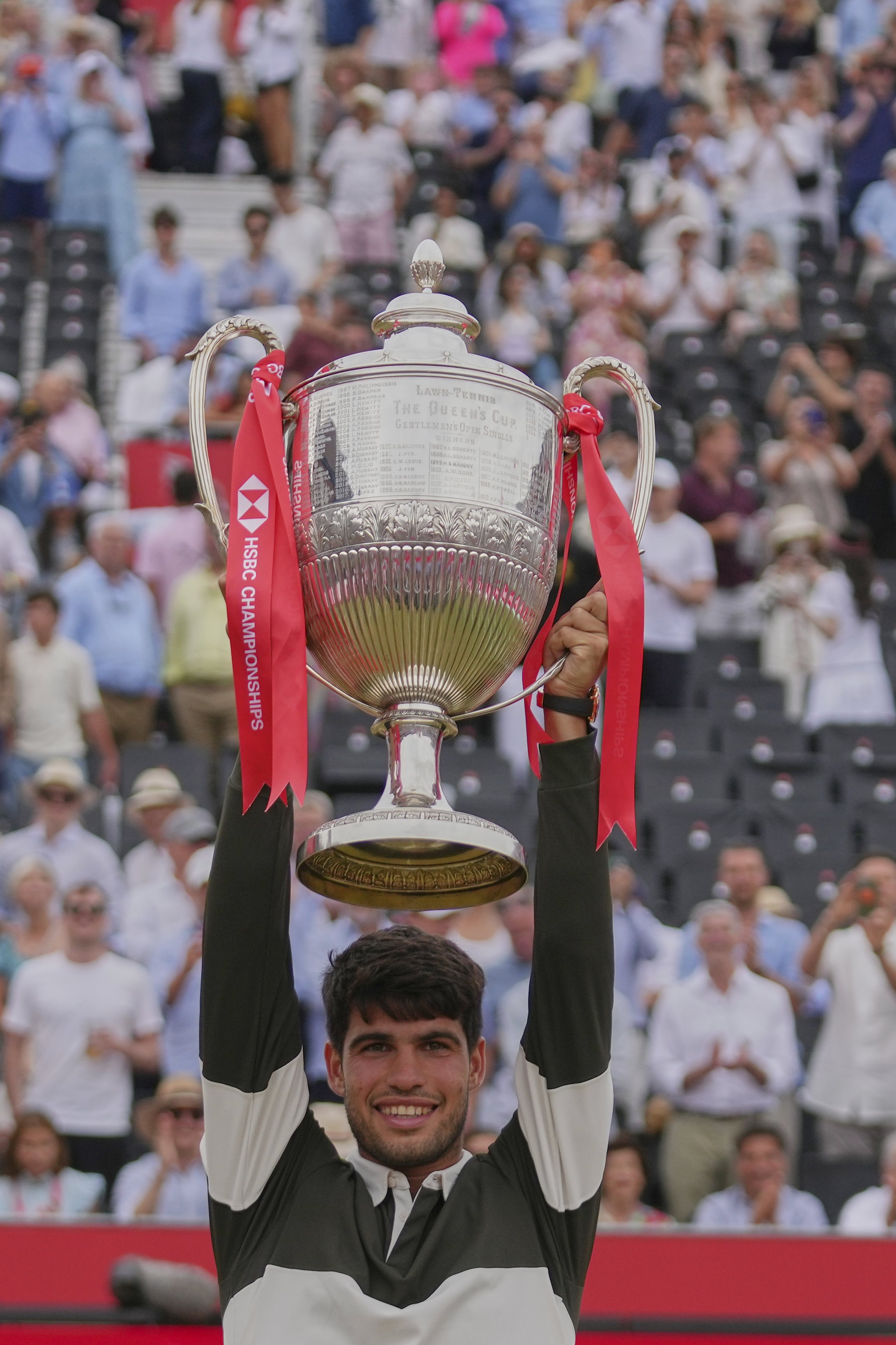 包含西班牙网球队血洗意大利网球队，阿尔卡拉斯统治全场的词条