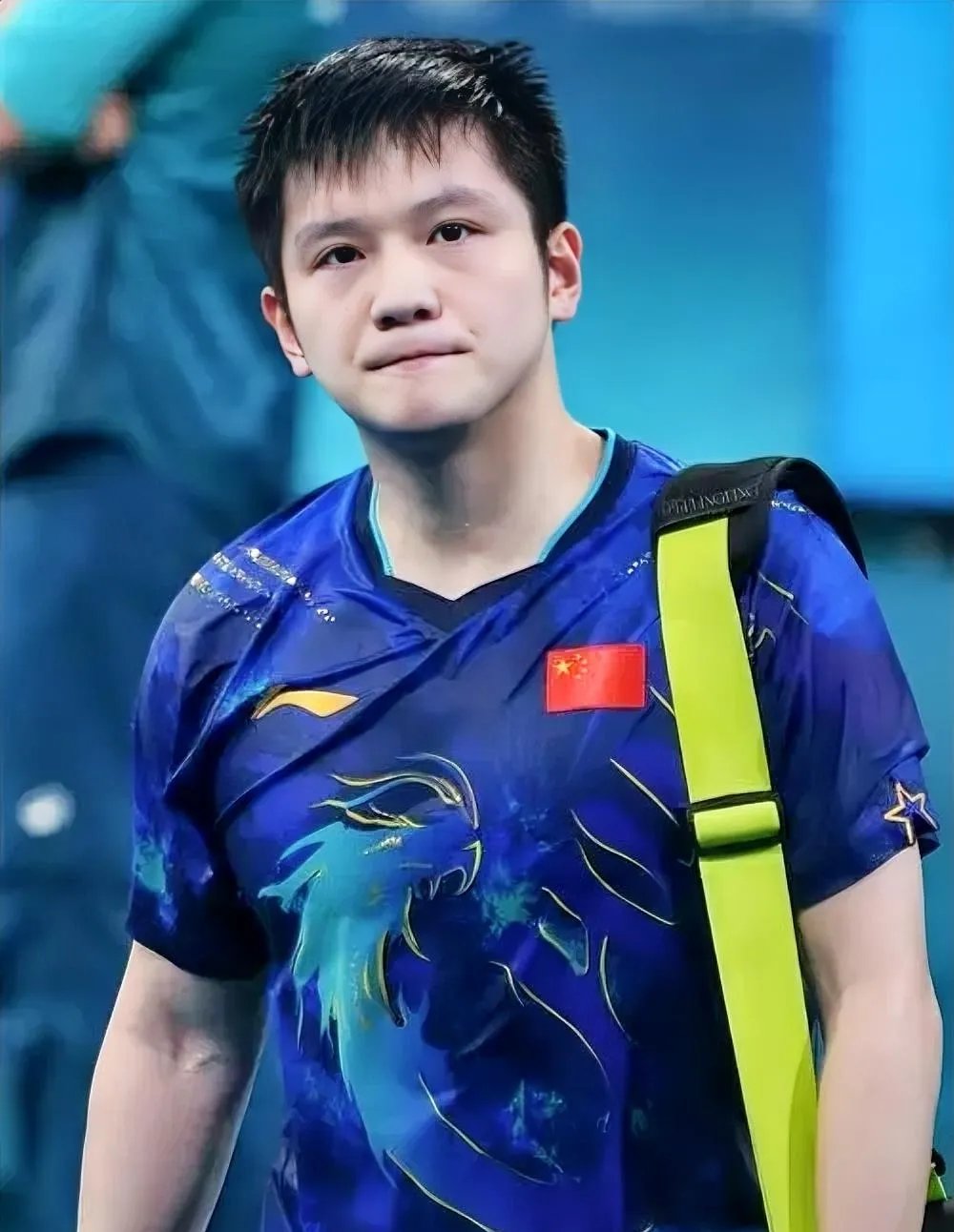 包含英国乒乓球队鏖战中国乒乓球队，樊振东完成帽子戏法的词条