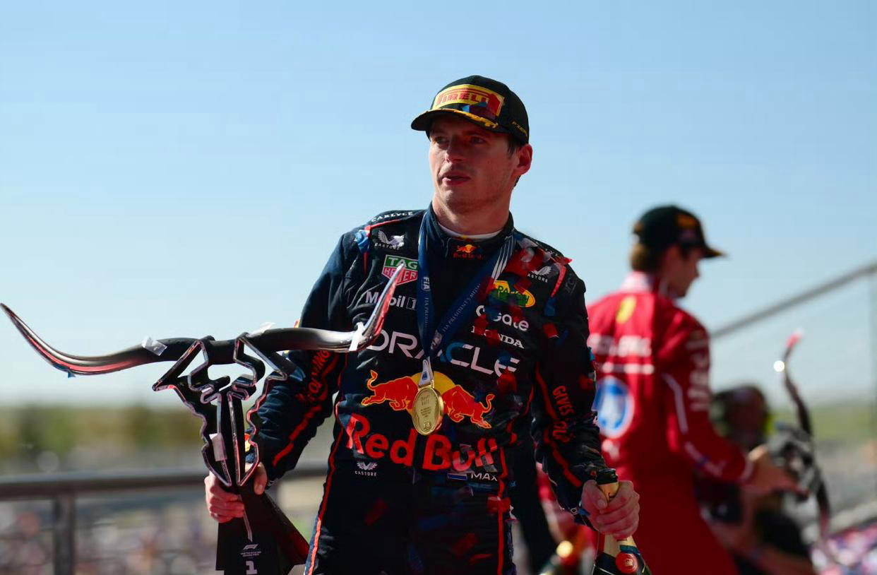 雷诺车队鏖战红牛车队，维斯塔潘状态火热的简单介绍