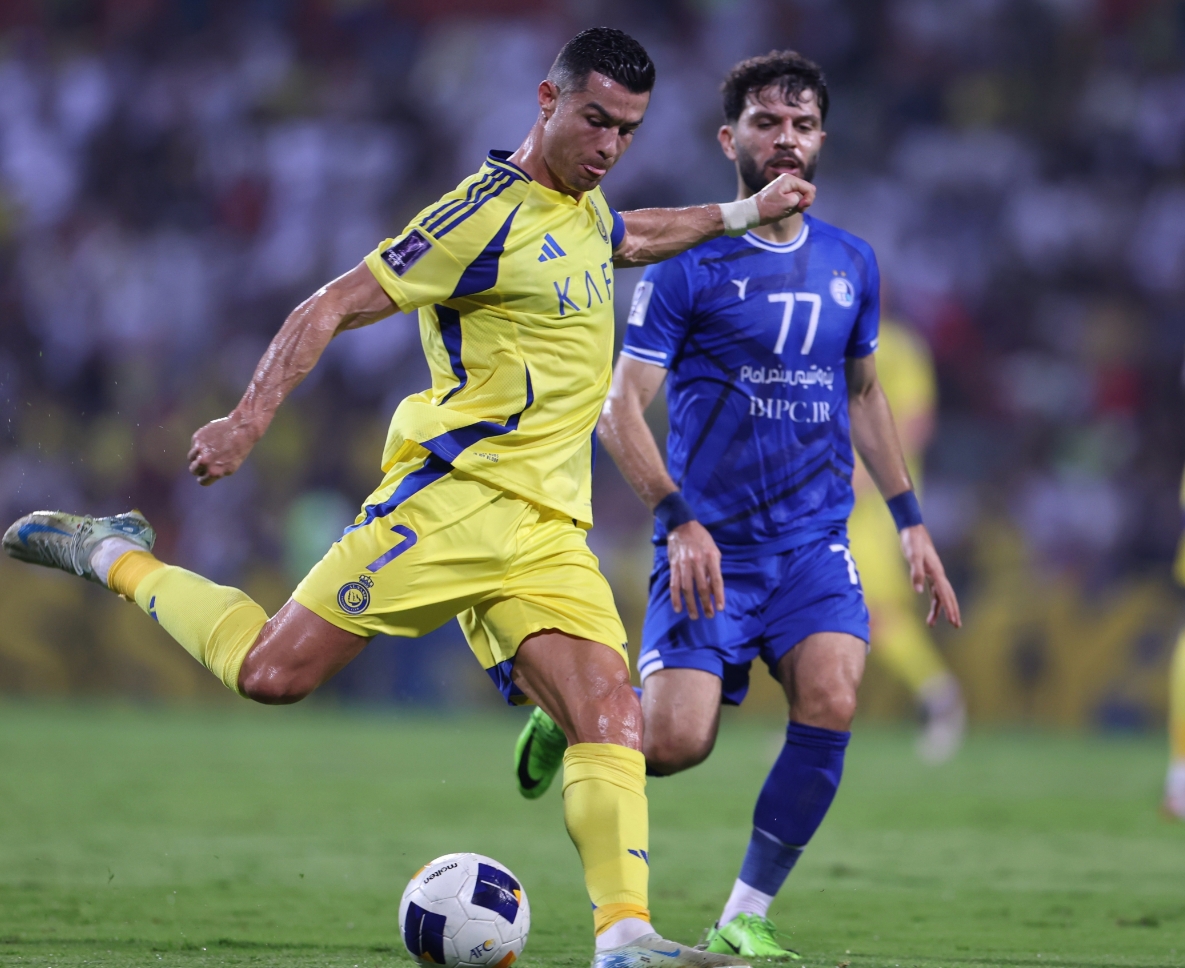 波兰队鏖战奥地利队，波尔关键制胜