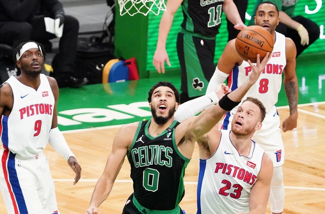 关于半场比分告急，弃用失误增多的信息