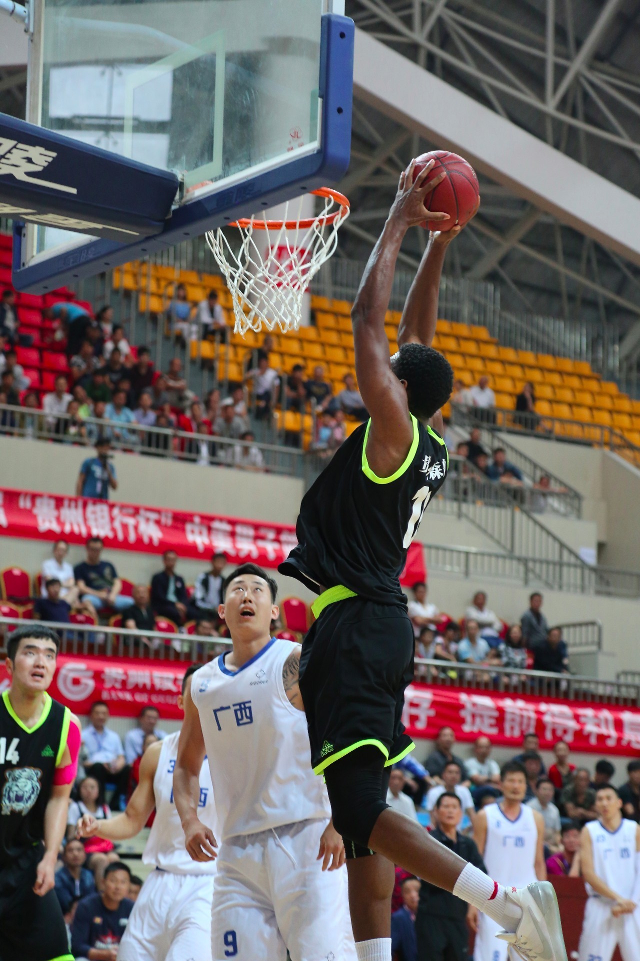 贵州队取得连胜晋级到下一轮 贵州队取得连胜晋级到下一轮