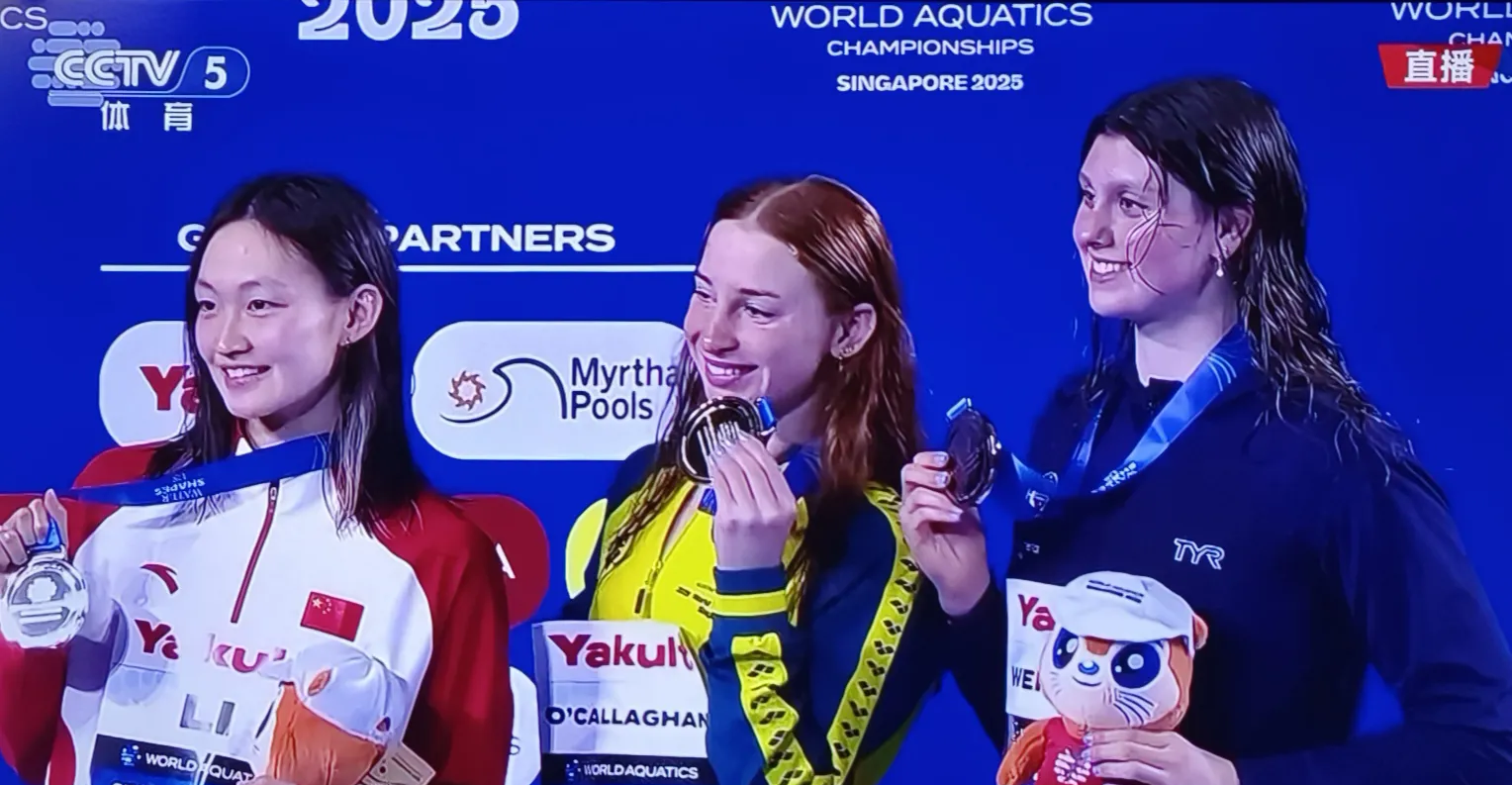 包含非洲跳水选手夺得女子比赛铜牌，突破自我的词条