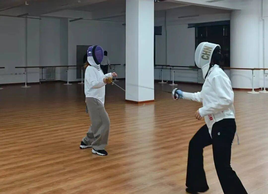 战无不胜：击剑选手锐不可挡