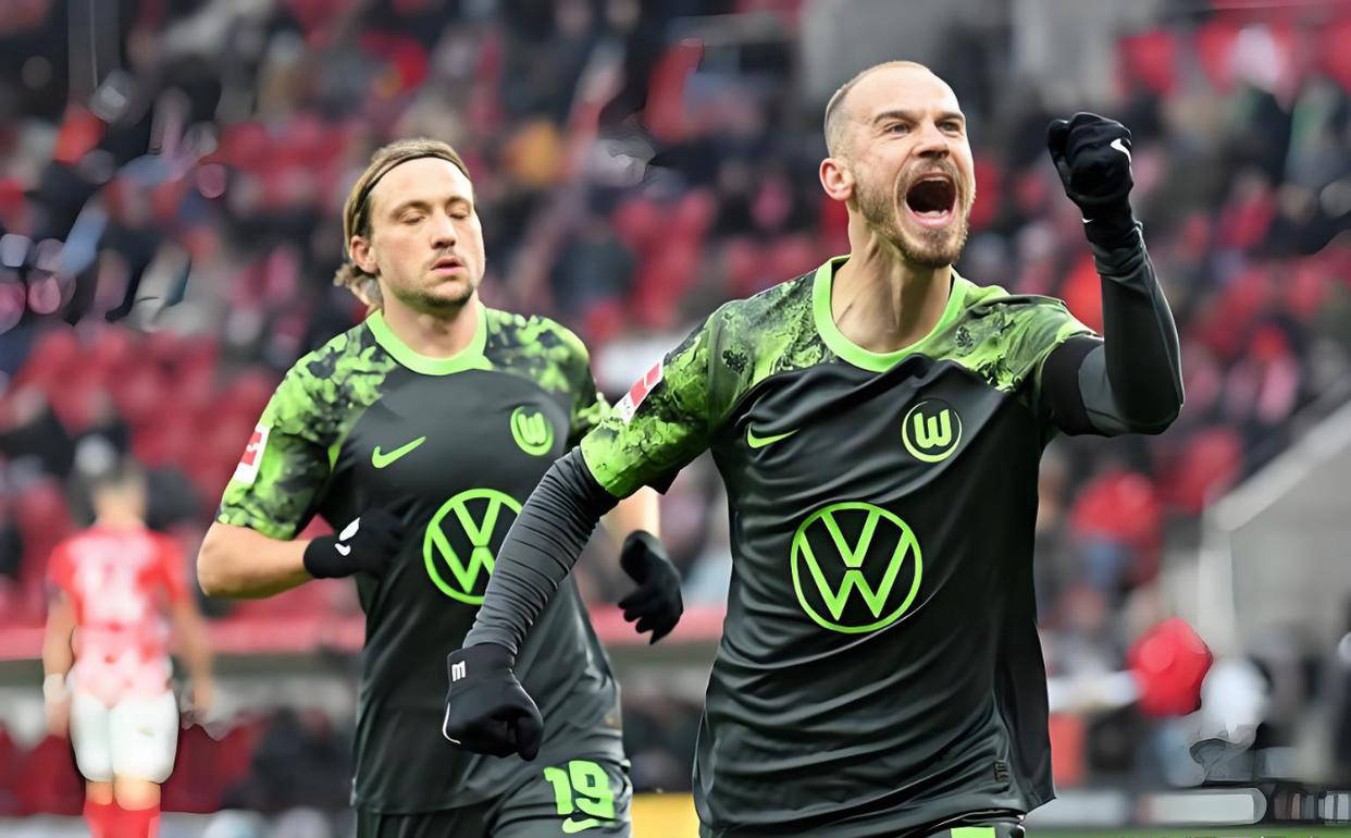 包含沃尔夫斯堡球员受伤，可能缺席下一场比赛的词条