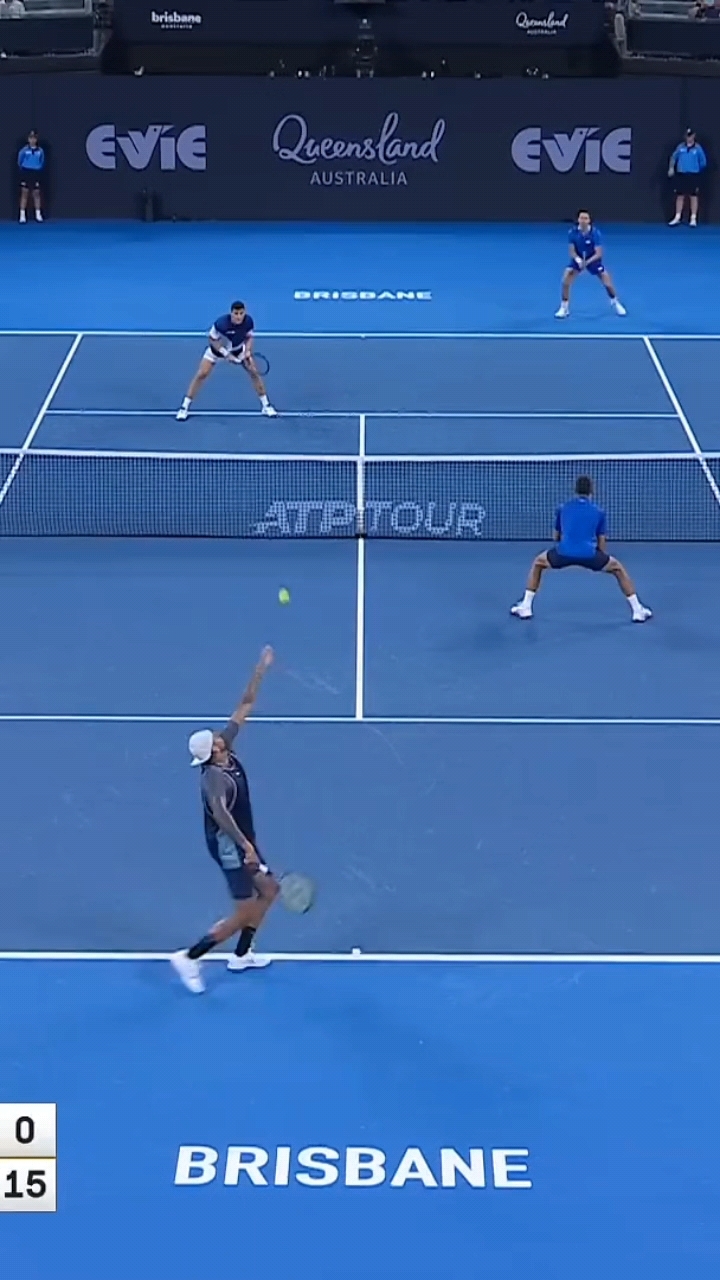 关于欧洲网球队完胜日本网球队，克耶高斯高光表现的信息