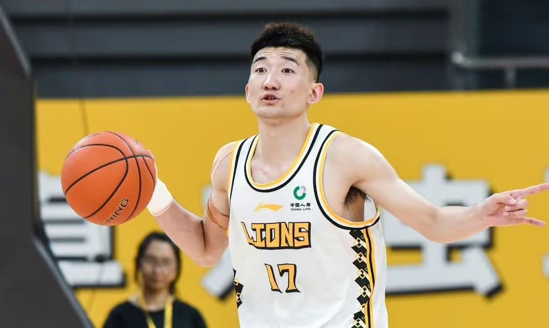 吉林队横扫广东队，福克斯带队取胜