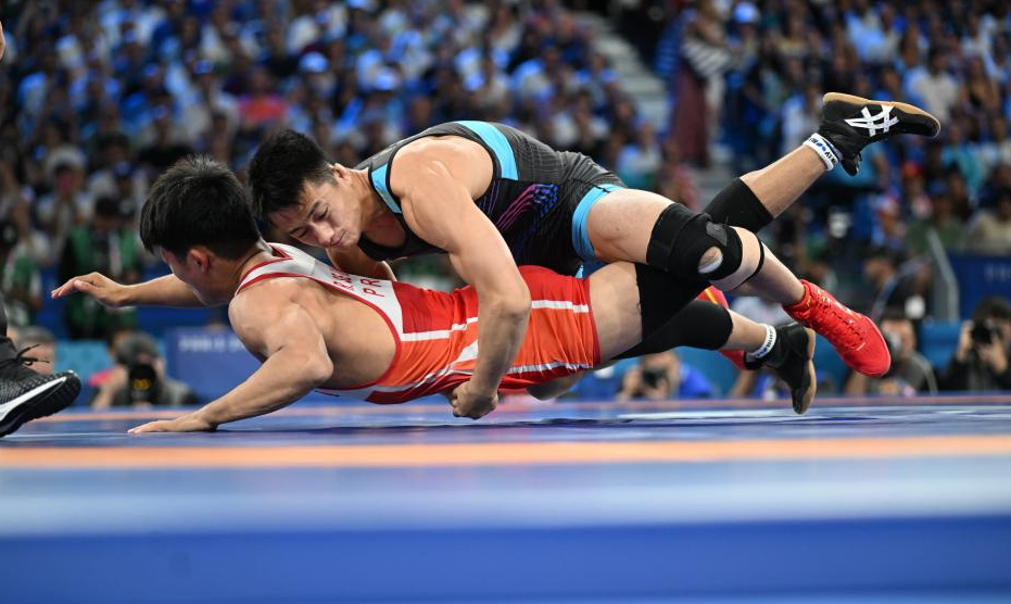 包含运动员为国争光，在赛场上勇敢斗智斗勇的词条