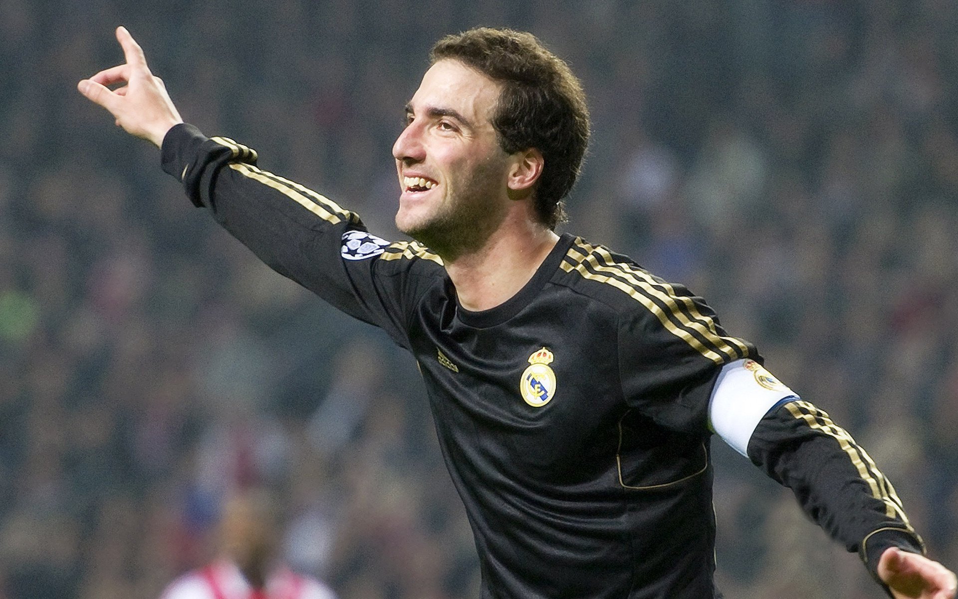 北欧寒夜中的南美魔法，梅西关键一传助皇家社会决胜芬兰