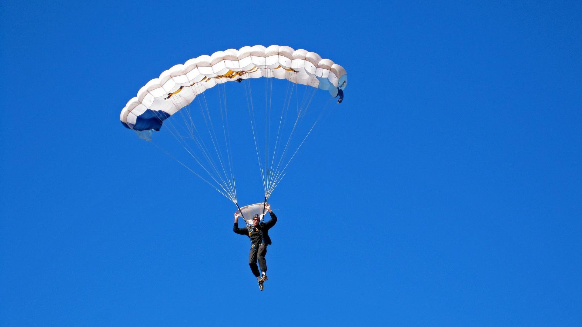 当东方遇见西方，黄喜灿欧冠封神夜，折射巴拉圭与埃及的足球哲学鏖战